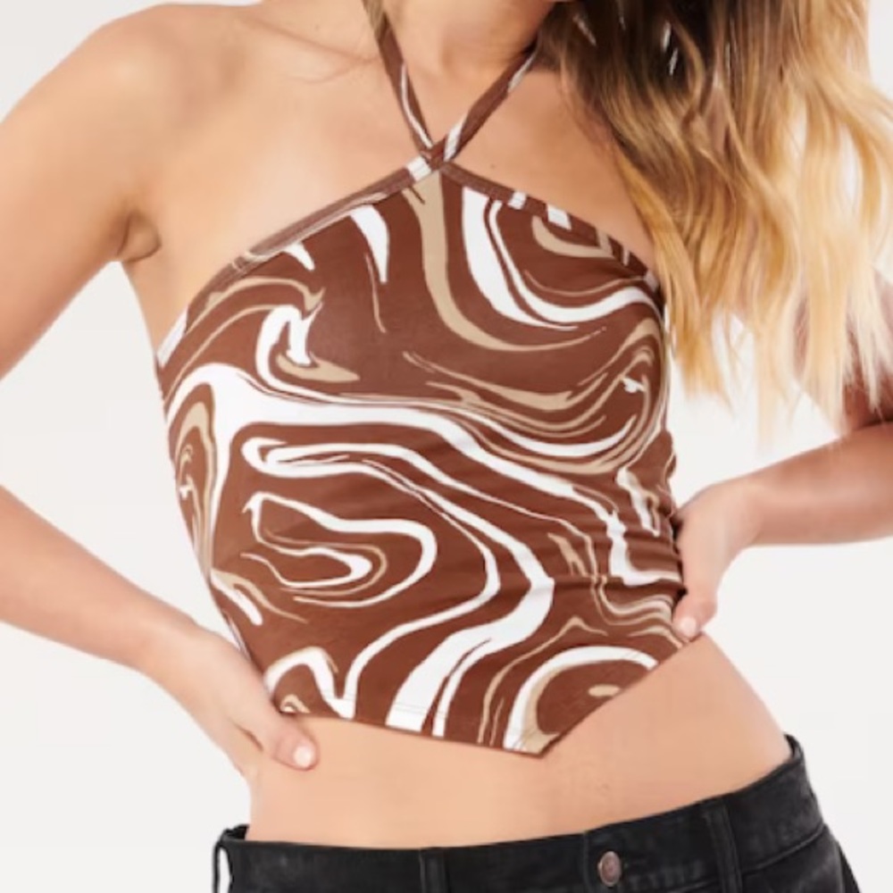 HOLLISTER Y2K BANDANA HEM HALTER CROP TOP